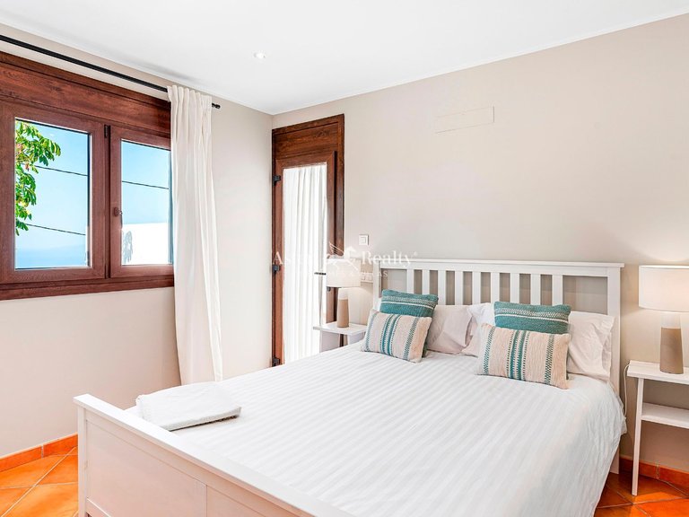 Villa for Sale in Tejina De Isora, Tenerife 32