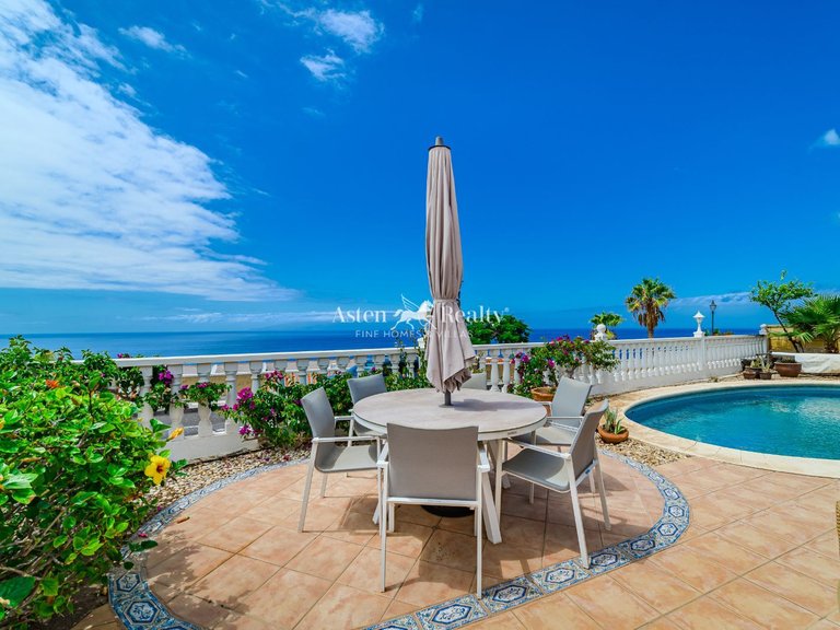 Villa for Sale in Puerto De Santiago, Tenerife 1