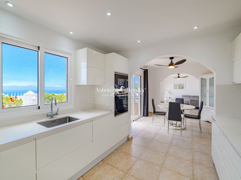 Villa for Sale in Puerto De Santiago, Tenerife 12