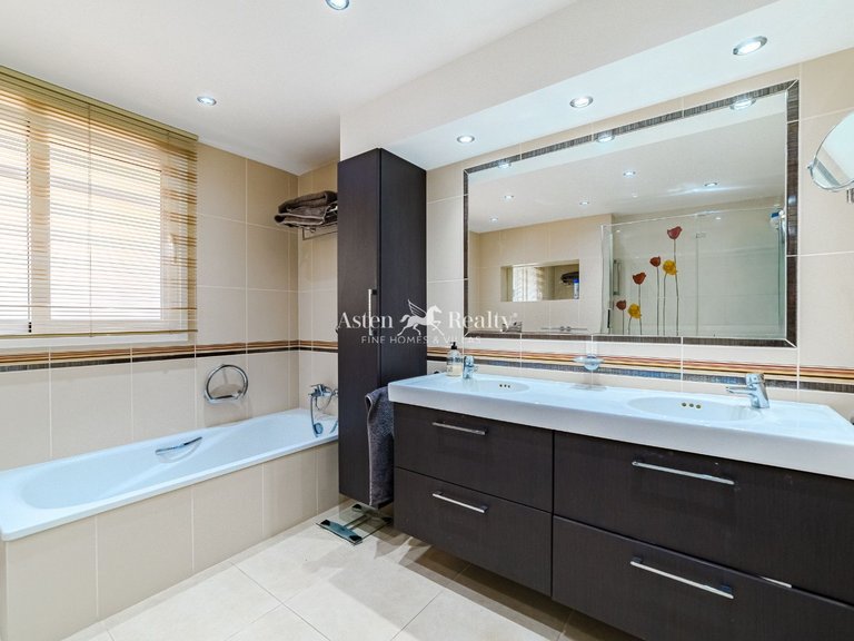 Villa for Sale in Puerto De Santiago, Tenerife 16