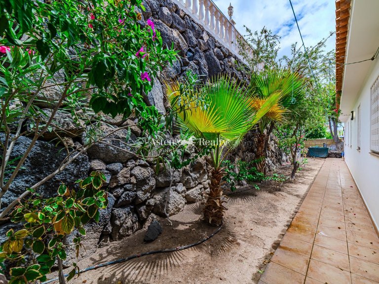 Villa for Sale in Puerto De Santiago, Tenerife 25