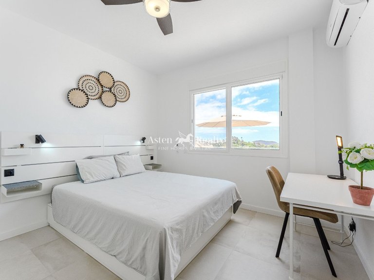 Villa for Sale in San Eugenio Alto, Tenerife 9