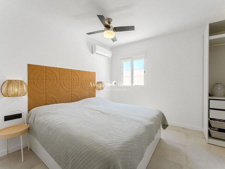 Villa for Sale in San Eugenio Alto, Tenerife 21