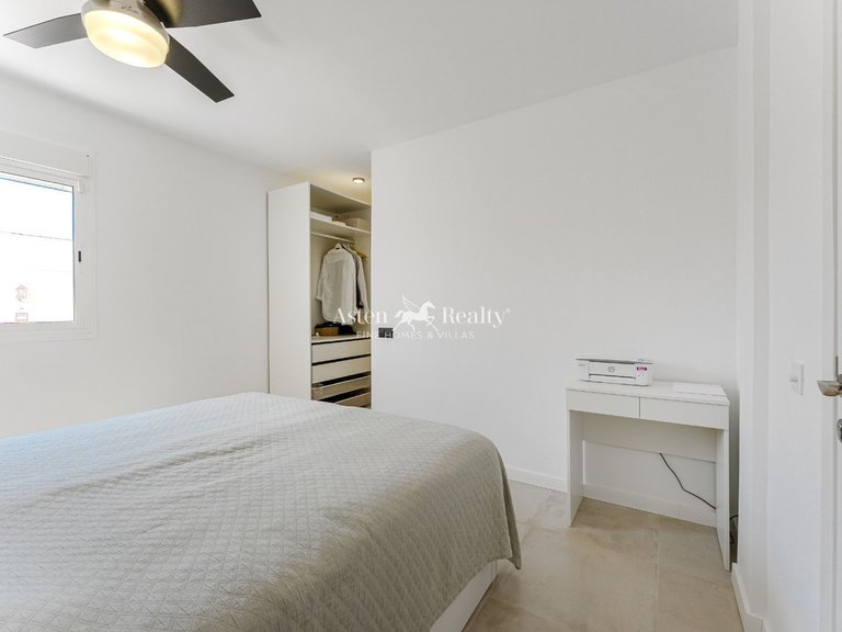 Villa for Sale in San Eugenio Alto, Tenerife 22