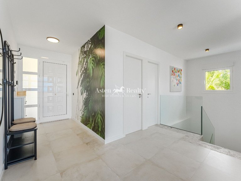 Villa for Sale in San Eugenio Alto, Tenerife 29