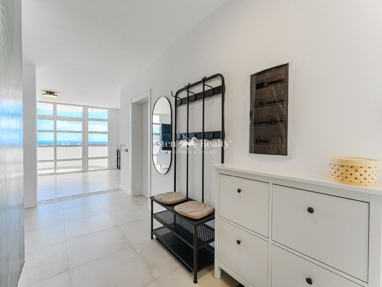 Villa for Sale in San Eugenio Alto, Tenerife 30