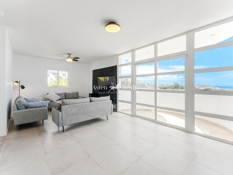 Villa for Sale in San Eugenio Alto, Tenerife 34