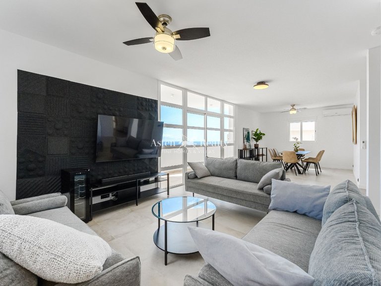 Villa for Sale in San Eugenio Alto, Tenerife 35