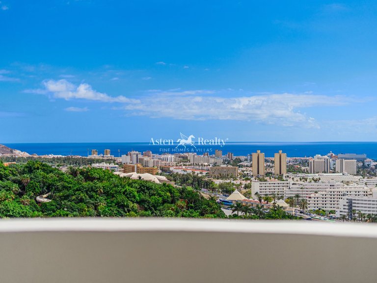 Villa for Sale in San Eugenio Alto, Tenerife 37