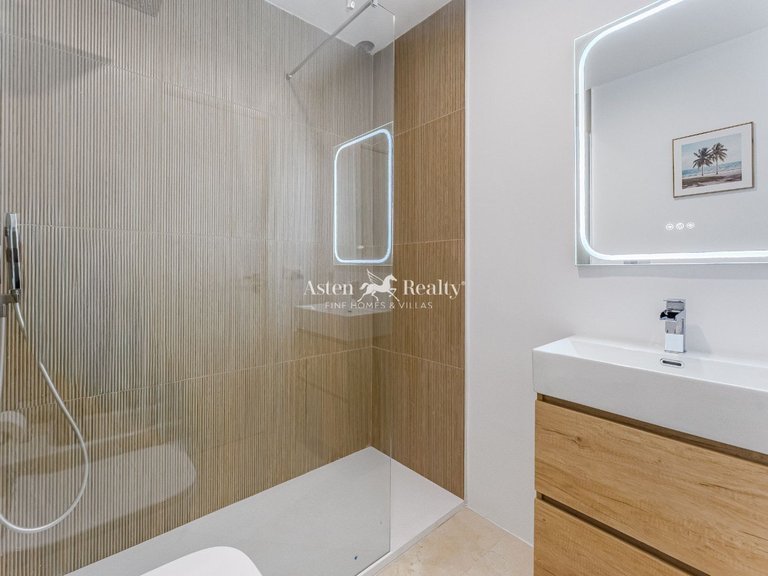 Villa for Sale in Playa Paraíso, Tenerife 20