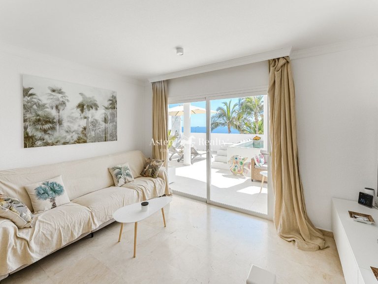 Villa for Sale in Playa Paraíso, Tenerife 10