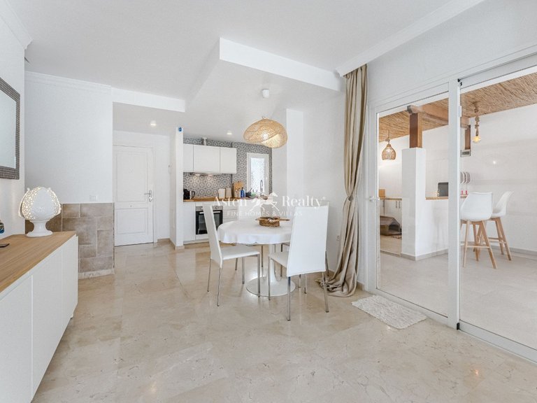 Villa for Sale in Playa Paraíso, Tenerife 8