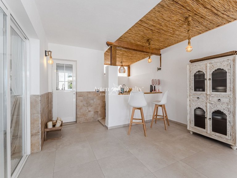 Villa for Sale in Playa Paraíso, Tenerife 6