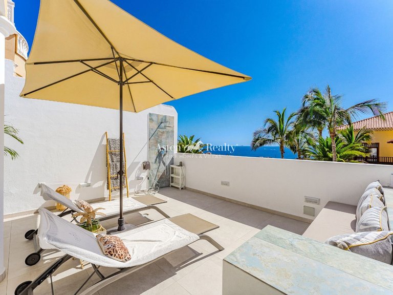 Villa for Sale in Playa Paraíso, Tenerife 5