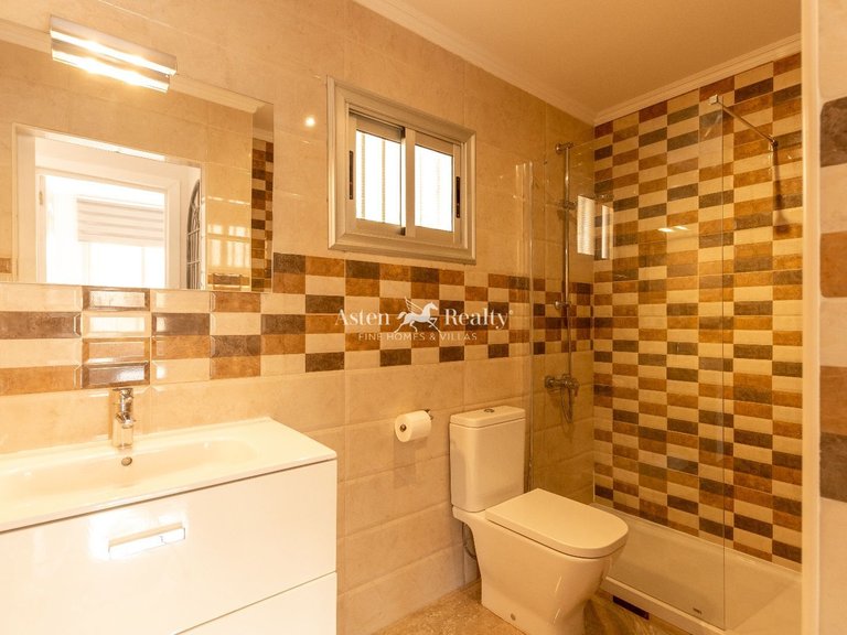 Apartment for Sale in Playa De Los Cristianos, Tenerife 14