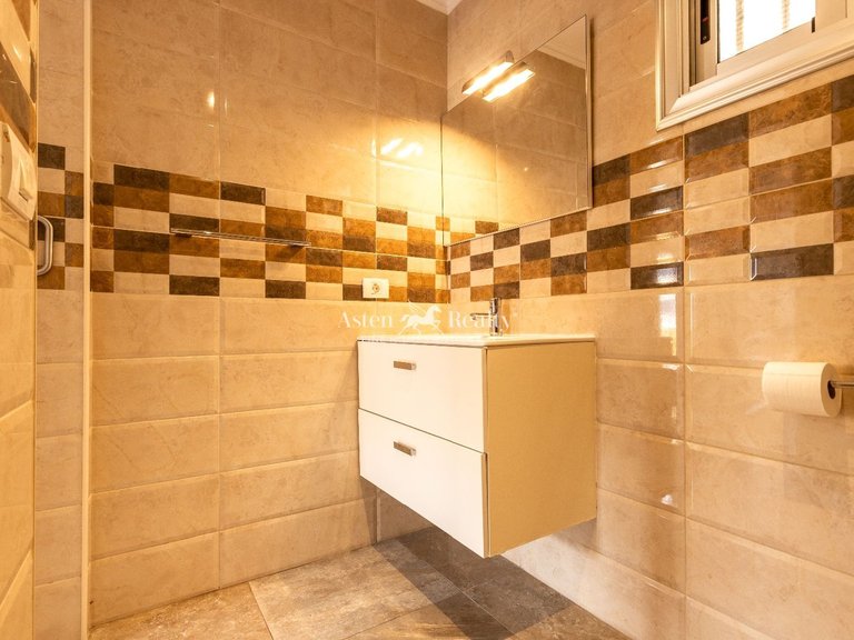 Apartment for Sale in Playa De Los Cristianos, Tenerife 16