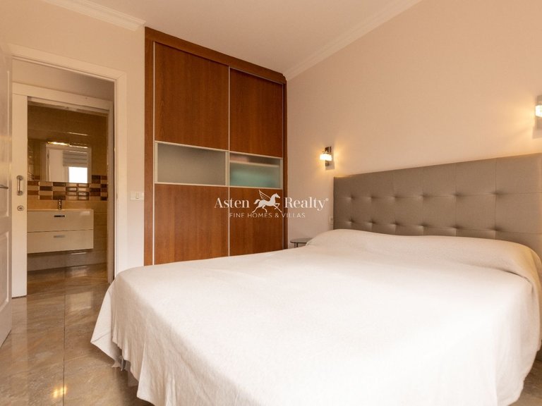 Apartment for Sale in Playa De Los Cristianos, Tenerife 9