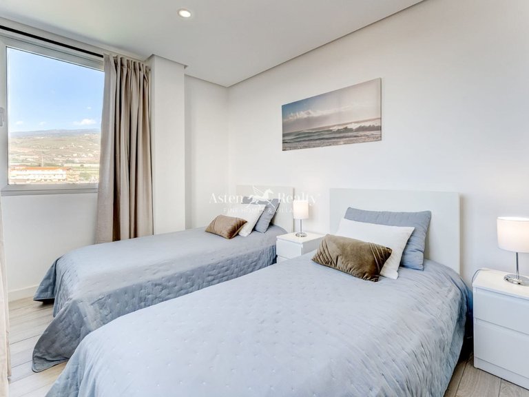 Apartment for Sale in Playa Paraíso, Tenerife 18