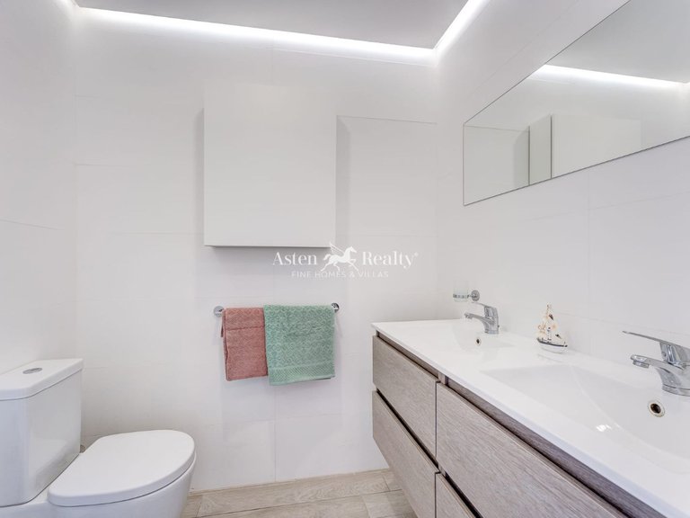 Apartment for Sale in Playa Paraíso, Tenerife 23