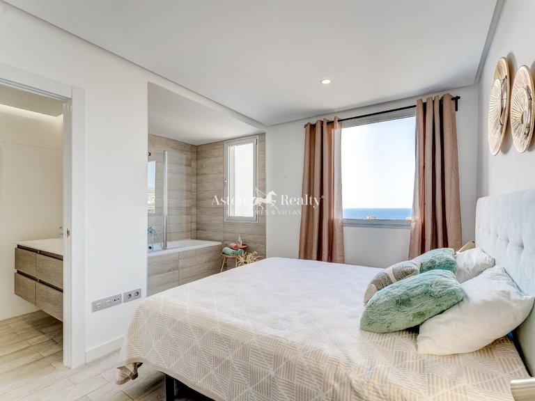 Apartment for Sale in Playa Paraíso, Tenerife 15