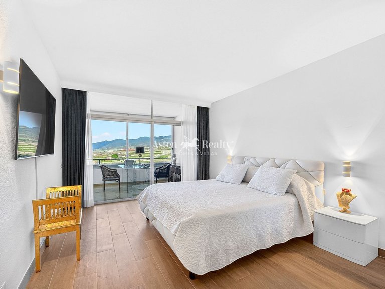 Penthouse for Sale in Adeje, Tenerife 17