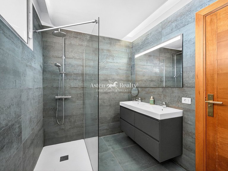 Penthouse for Sale in Adeje, Tenerife 15