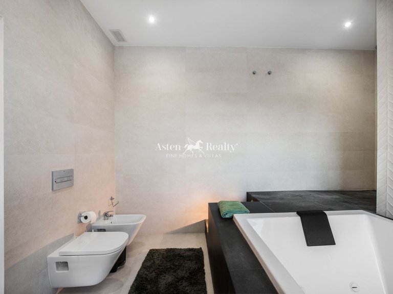 Villa for Sale in Las Galletas, Tenerife 10