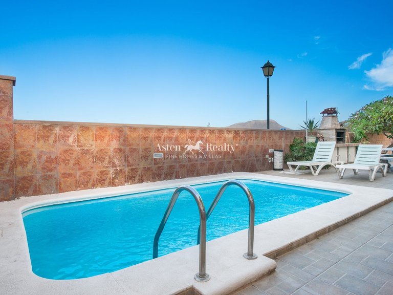 Villa for Sale in Las Galletas, Tenerife 1