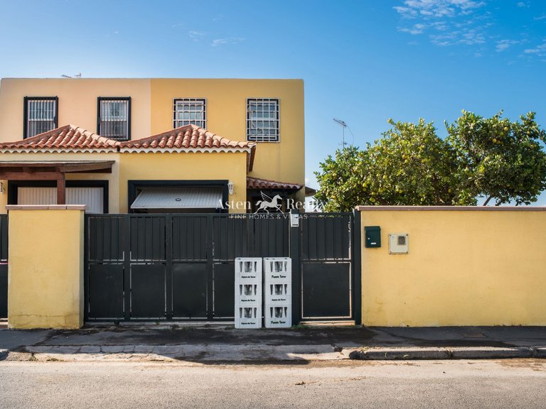Villa for Sale in Las Galletas, Tenerife 25