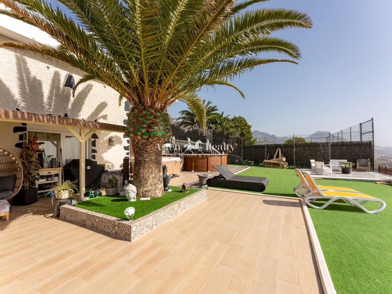 Villa for Sale in Adeje, Tenerife 28