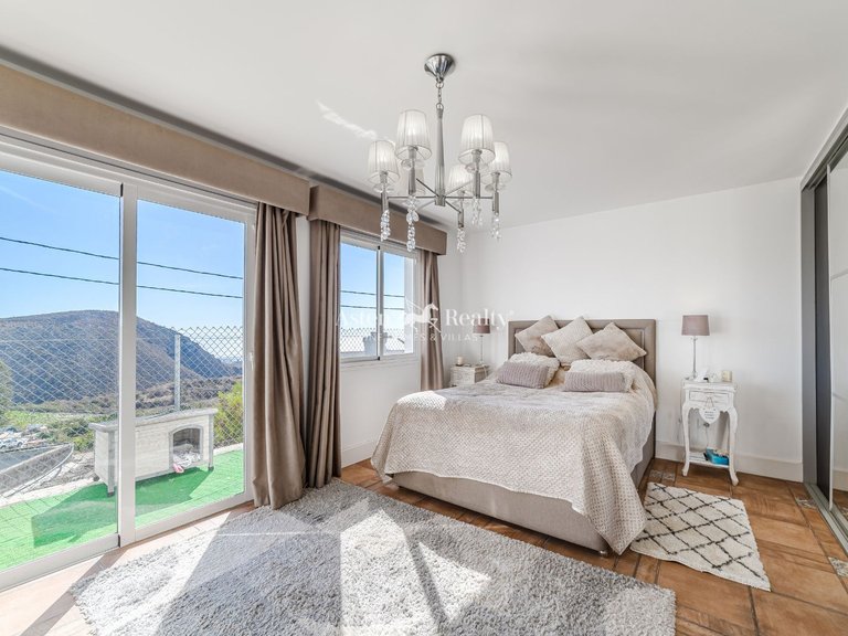 Villa for Sale in San Miguel, Tenerife 2