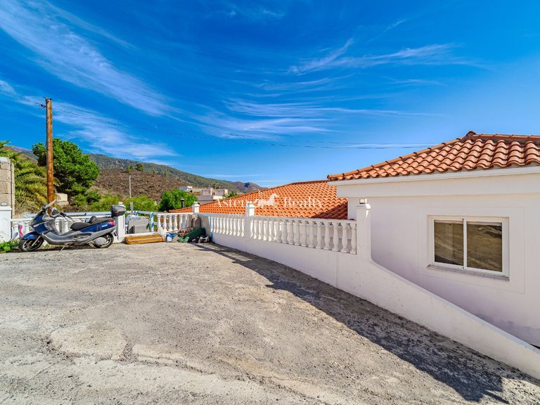 Villa for Sale in San Miguel, Tenerife 22
