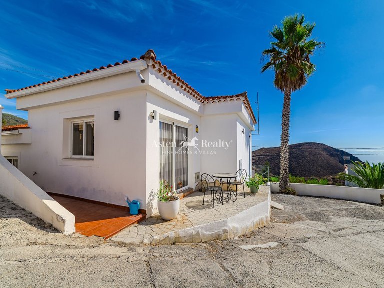 Villa for Sale in San Miguel, Tenerife 24