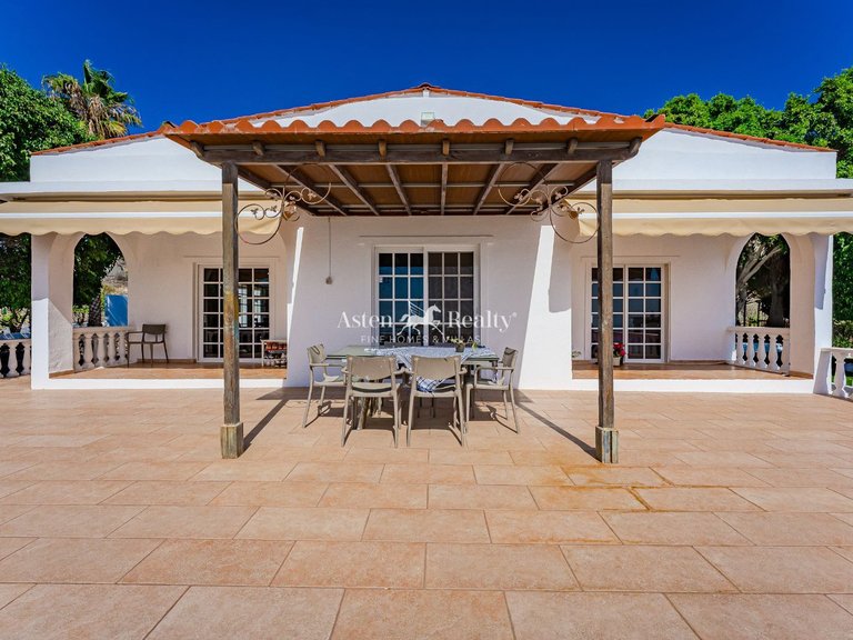 Villa for Sale in Guia De Isora, Tenerife 5