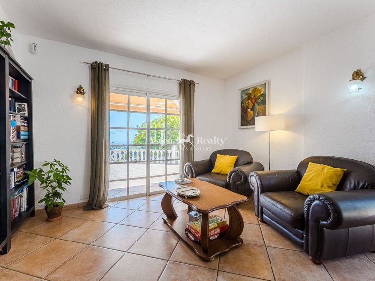 Villa for Sale in Guia De Isora, Tenerife 7