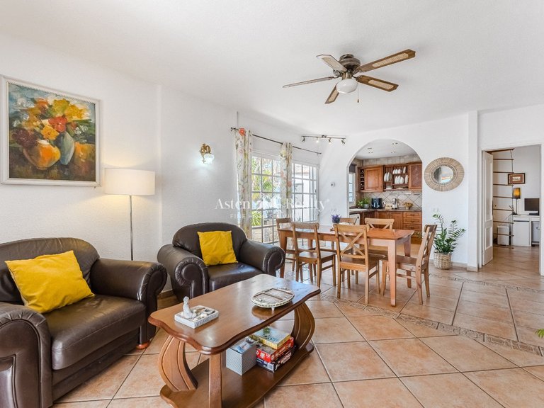 Villa for Sale in Guia De Isora, Tenerife 8