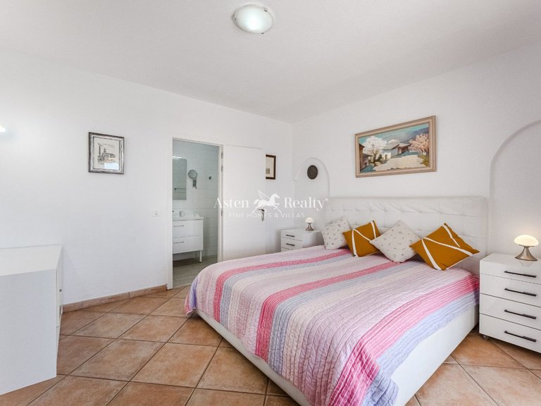 Villa for Sale in Guia De Isora, Tenerife 13