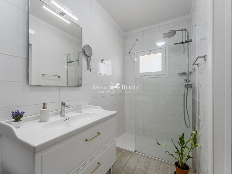 Villa for Sale in Guia De Isora, Tenerife 19