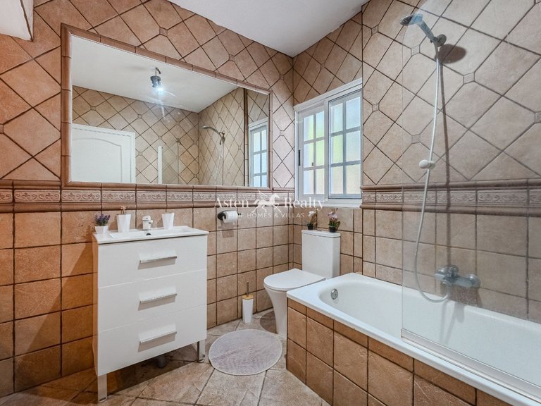 Villa for Sale in Guia De Isora, Tenerife 24