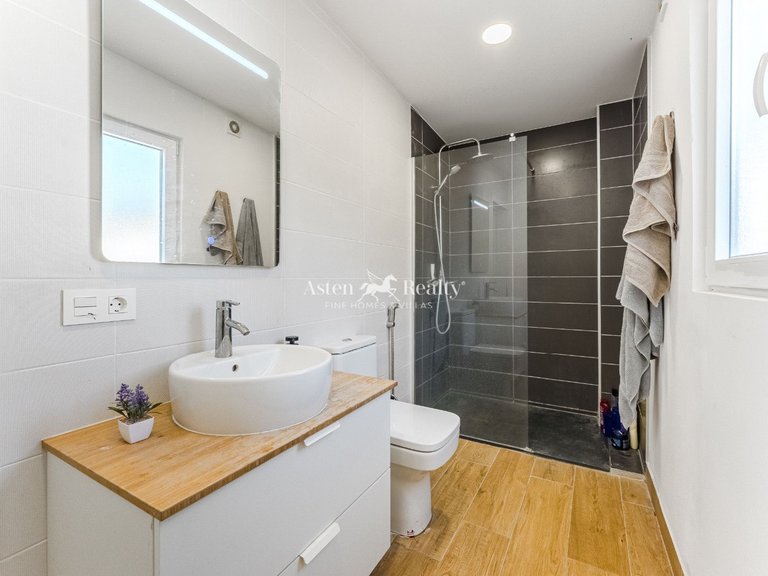 Villa for Sale in Guia De Isora, Tenerife 31