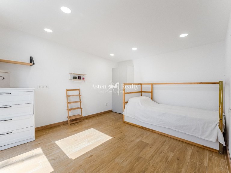 Villa for Sale in Guia De Isora, Tenerife 32
