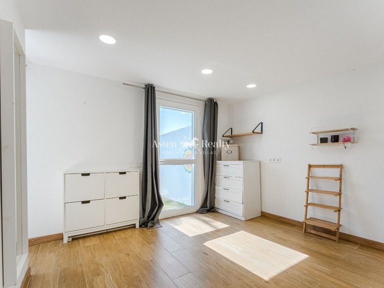 Villa for Sale in Guia De Isora, Tenerife 33