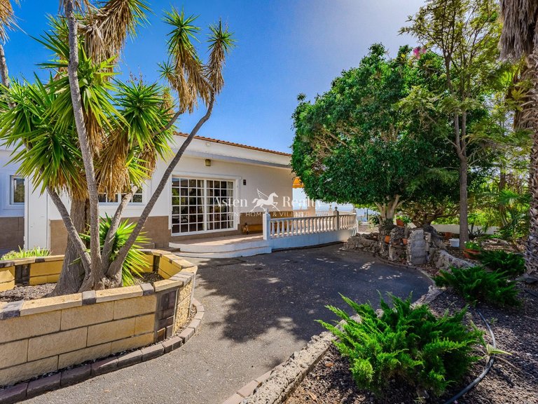 Villa for Sale in Guia De Isora, Tenerife 25