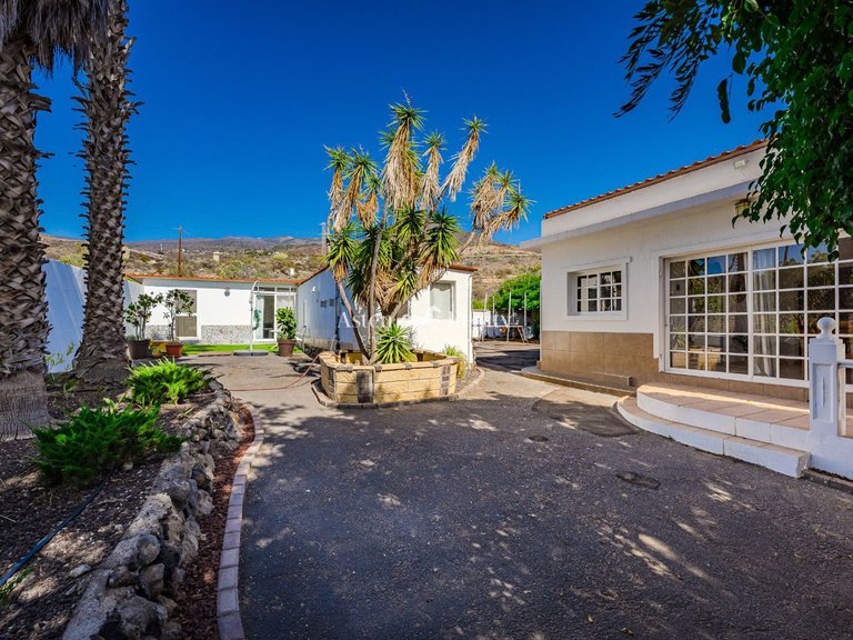 Villa for Sale in Guia De Isora, Tenerife 26