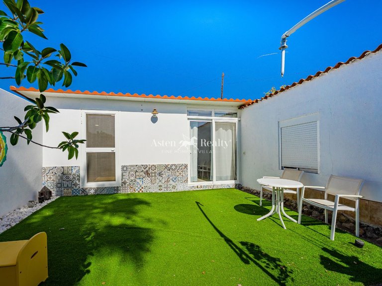Villa for Sale in Guia De Isora, Tenerife 28