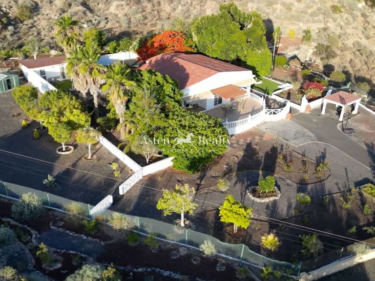 Villa for Sale in Guia De Isora, Tenerife 41