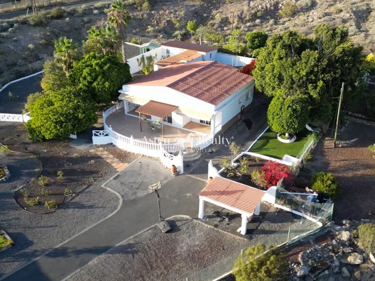 Villa for Sale in Guia De Isora, Tenerife 42