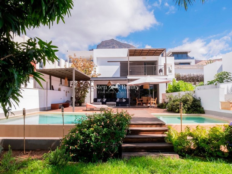 Villa for Sale in Torviscas Alto, Tenerife 4