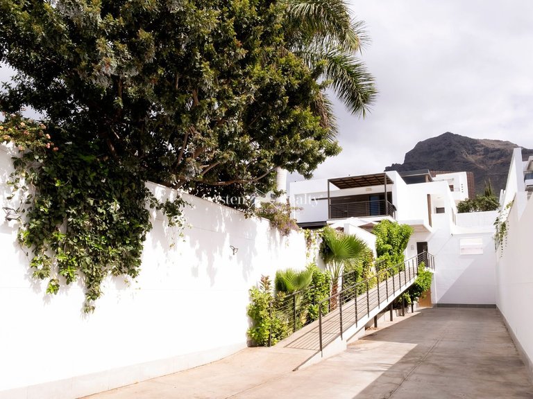 Villa for Sale in Torviscas Alto, Tenerife 32