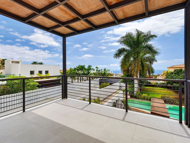 Villa for Sale in Torviscas Alto, Tenerife 19